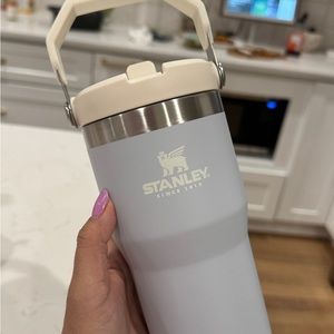COPY - Stanley Ice Flow Flip Straw Powder Blue tumbler